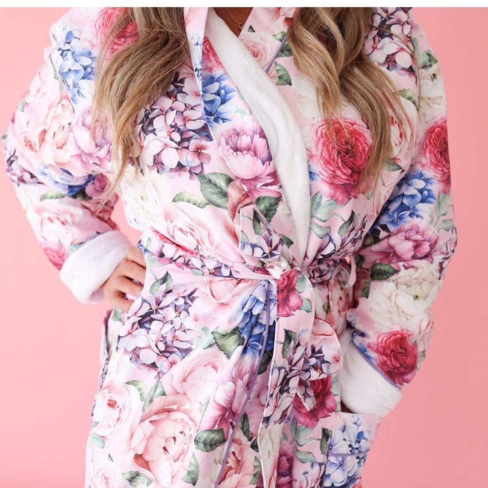 Posh peanut Georgette Adult Long Sleeve Plush Robe